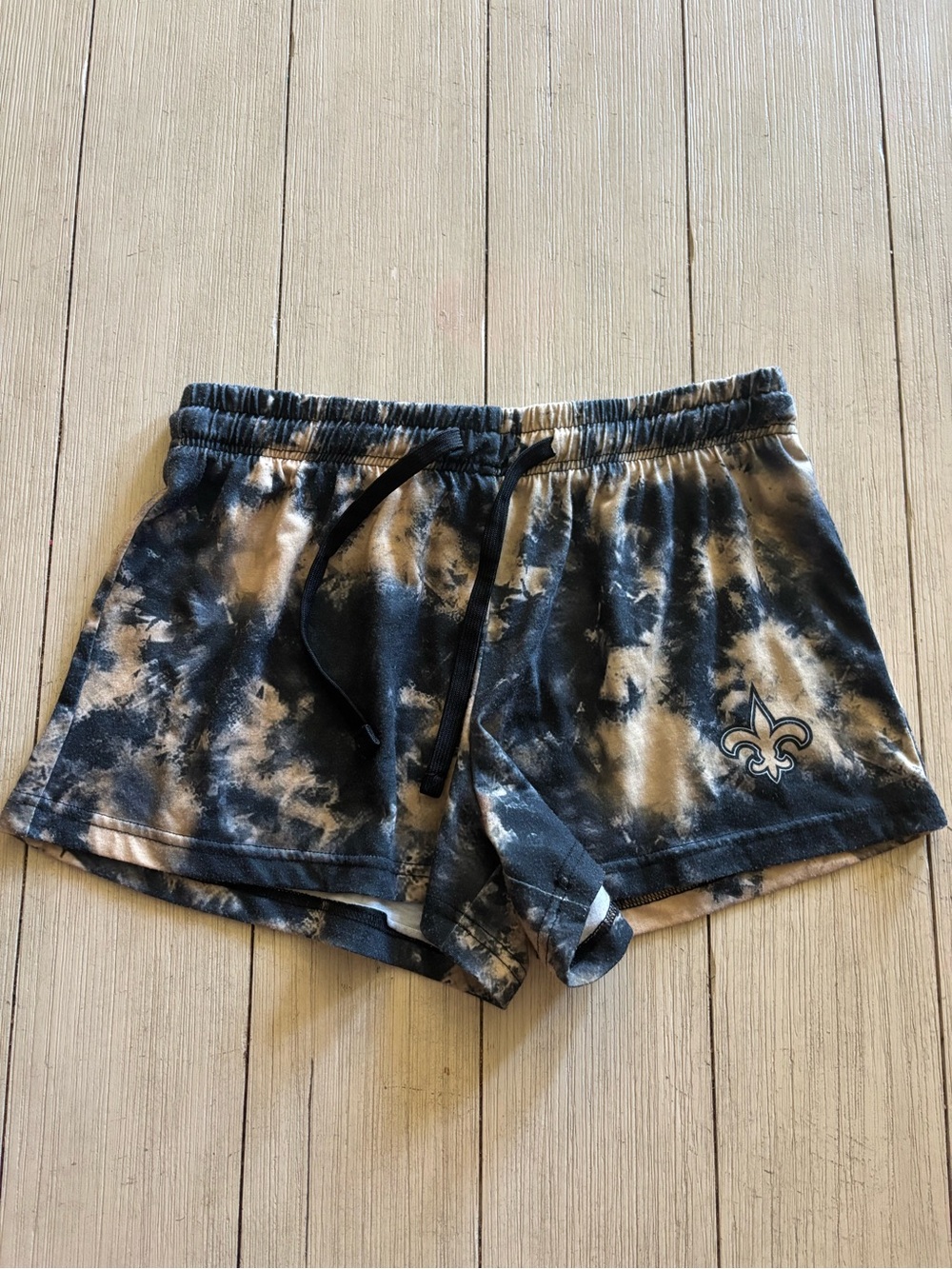 NFL Team Apparel New Orleans Saints Tie Dye Shorts Women’s Medium Black Gold
